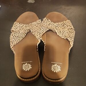 Yellow Box Women's Leopard Print Sandals SZ 9